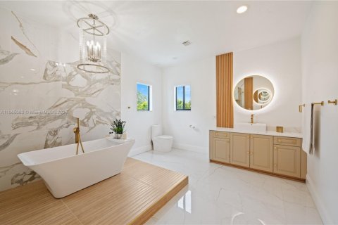 Купить виллу или дом в Хомстед, Флорида 1 комната, 366.5м2, № 1968551 - фото 16