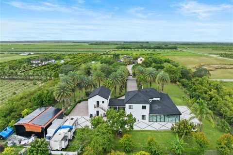 Купить виллу или дом в Хомстед, Флорида 1 комната, 366.5м2, № 1968551 - фото 3