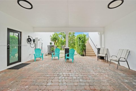 Купить виллу или дом в Хомстед, Флорида 1 комната, 366.5м2, № 1968551 - фото 24