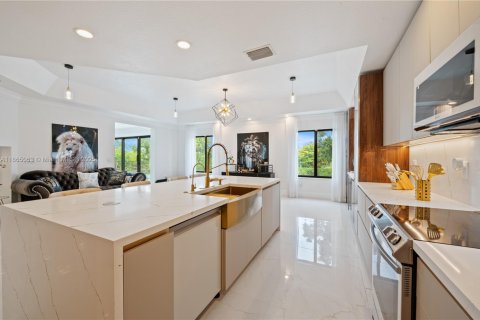 Купить виллу или дом в Хомстед, Флорида 1 комната, 366.5м2, № 1968551 - фото 13