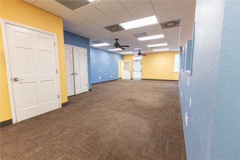Commercial property in The Villages, Florida 552.77 sq.m. № 2104362 - photo 21