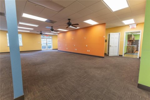 Commercial property in The Villages, Florida 552.77 sq.m. № 2104362 - photo 22