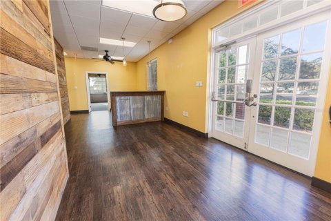 Commercial property in The Villages, Florida 552.77 sq.m. № 2104362 - photo 5