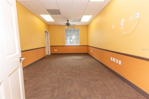 Commercial property in The Villages, Florida 552.77 sq.m. № 2104362 - photo 14