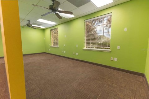 Commercial property in The Villages, Florida 552.77 sq.m. № 2104362 - photo 20