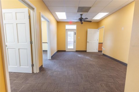 Commercial property in The Villages, Florida 552.77 sq.m. № 2104362 - photo 16