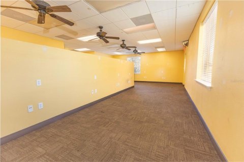 Commercial property in The Villages, Florida 552.77 sq.m. № 2104362 - photo 29