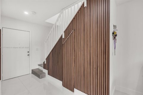 Adosado en venta en Miami, Florida, 3 dormitorios, 142.88 m2 № 1867118 - foto 29