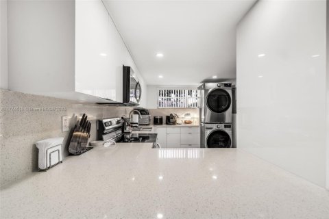 Adosado en venta en Miami, Florida, 3 dormitorios, 142.88 m2 № 1867118 - foto 23