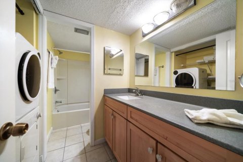 Copropriété à vendre à Madeira Beach, Floride: 2 chambres, 96.62 m2 № 1638249 - photo 27