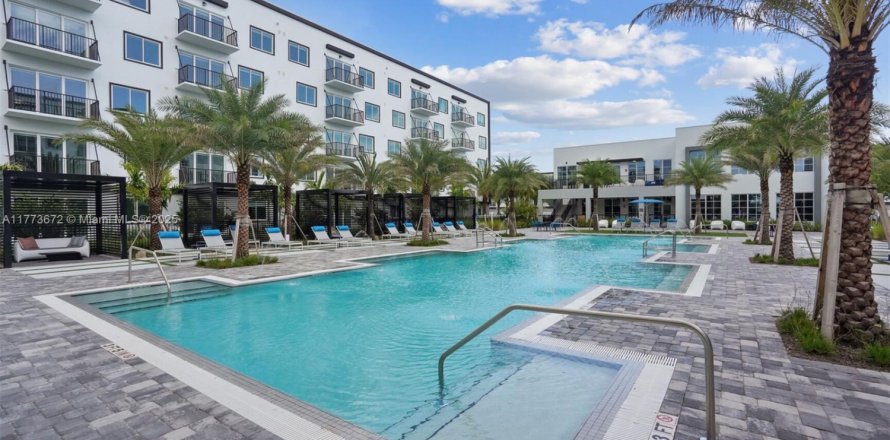 Квартира в Делрей-Бич, Флорида 2 спальни, 103.21м2 № 1607874