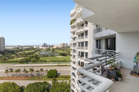 Condo in Aventura, Florida, 2 bedrooms  № 1971794 - photo 26