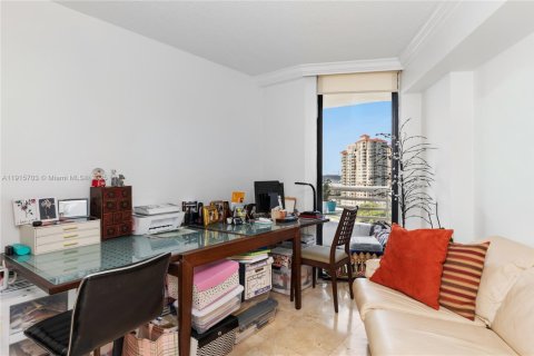 Condo in Aventura, Florida, 2 bedrooms  № 1971794 - photo 12