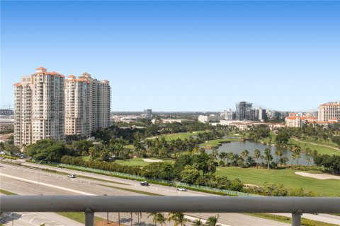 Condo in Aventura, Florida, 2 bedrooms  № 1971794 - photo 27