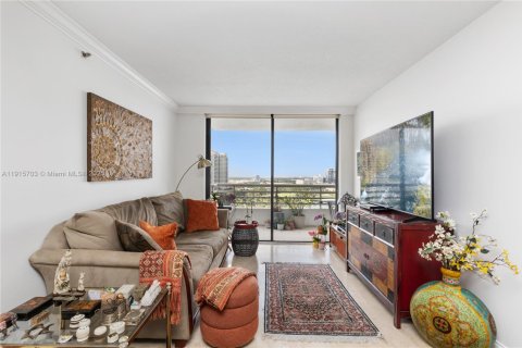 Condo in Aventura, Florida, 2 bedrooms  № 1971794 - photo 1