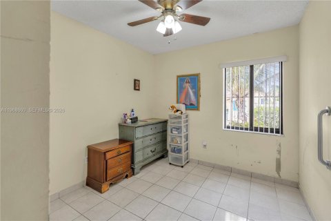 House in Miami, Florida 3 bedrooms, 104.61 sq.m. № 2031794 - photo 4