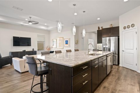 Villa ou maison à vendre à Kissimmee, Floride: 3 chambres, 219.25 m2 № 2148371 - photo 12