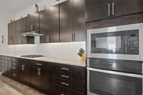 Villa ou maison à vendre à Kissimmee, Floride: 3 chambres, 219.25 m2 № 2148371 - photo 11