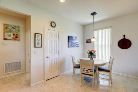 Villa ou maison à vendre à Palm Bay, Floride: 3 chambres, 117.06 m2 № 2245580 - photo 13