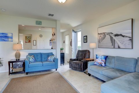 Villa ou maison à vendre à Palm Bay, Floride: 3 chambres, 117.06 m2 № 2245580 - photo 4