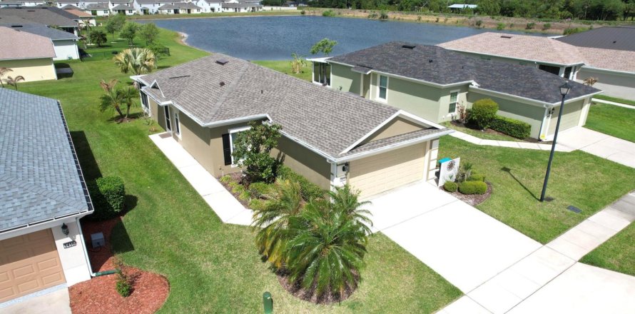 Villa ou maison à Palm Bay, Floride 3 chambres, 117.06 m2 № 2245580