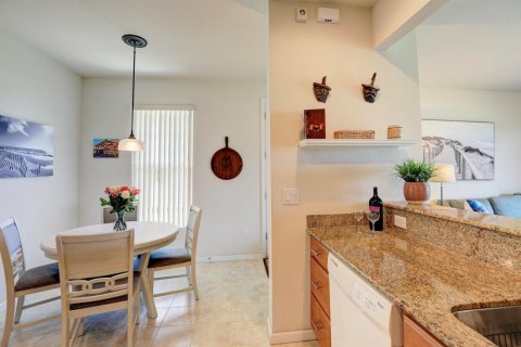 Villa ou maison à vendre à Palm Bay, Floride: 3 chambres, 117.06 m2 № 2245580 - photo 10