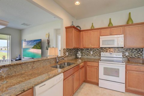 Villa ou maison à vendre à Palm Bay, Floride: 3 chambres, 117.06 m2 № 2245580 - photo 8