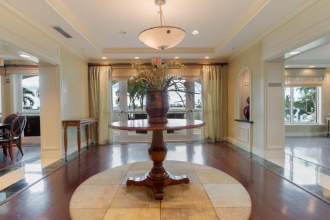 Condominio en venta en Lantana, Florida, 2 dormitorios, 117.52 m2 № 1221382 - foto 1