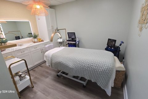 Propiedad comercial en venta en South Miami, Florida № 1983781 - foto 6