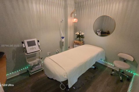 Propiedad comercial en venta en South Miami, Florida № 1983781 - foto 8