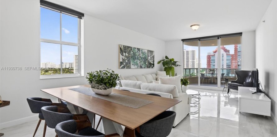 Condo à Aventura, Floride, 2 chambres № 2189451