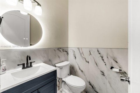 House in Homestead, Florida 4 bedrooms, 221.2 sq.m. № 2002676 - photo 27