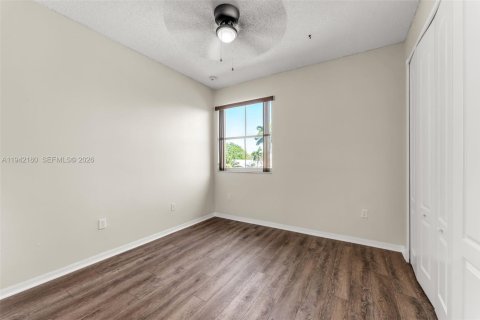 House in Homestead, Florida 4 bedrooms, 221.2 sq.m. № 2002676 - photo 22