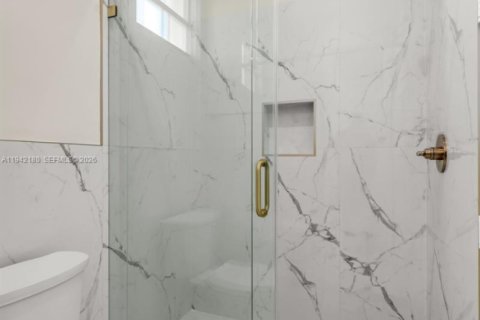 House in Homestead, Florida 4 bedrooms, 221.2 sq.m. № 2002676 - photo 20