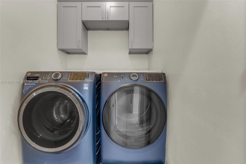 House in Homestead, Florida 4 bedrooms, 221.2 sq.m. № 2002676 - photo 28