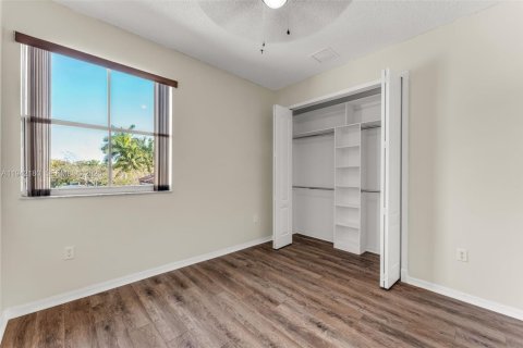 House in Homestead, Florida 4 bedrooms, 221.2 sq.m. № 2002676 - photo 26