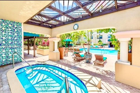 Copropriété à vendre à Fort Lauderdale, Floride: 2 chambres, 83.05 m2 № 2001228 - photo 25