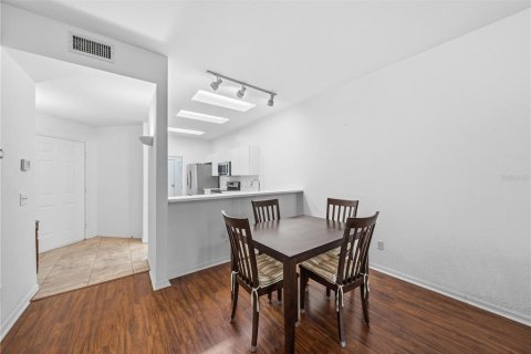 Condo in Lutz, Florida, 2 bedrooms  № 2119496 - photo 4