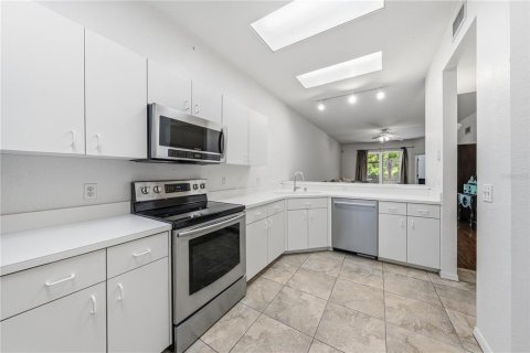 Condo in Lutz, Florida, 2 bedrooms  № 2119496 - photo 10