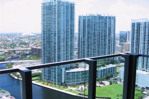 Copropriété à vendre à Miami, Floride: 1 chambre, 75.25 m2 № 1968748 - photo 3