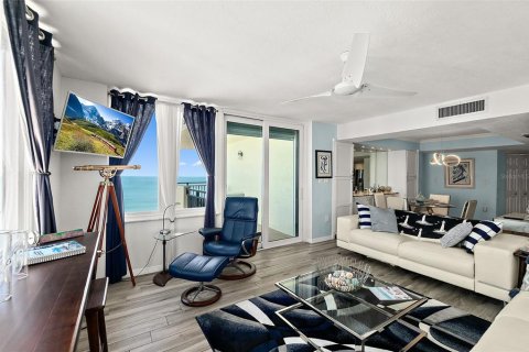 Condo in Daytona Beach, Florida, 2 bedrooms  № 2094855 - photo 5