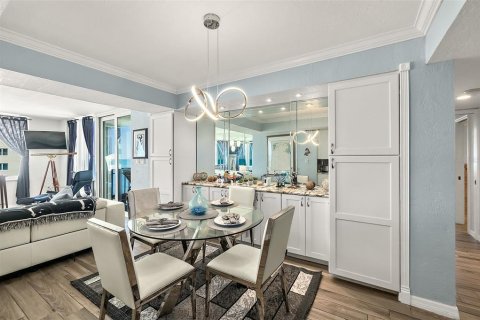 Condo in Daytona Beach, Florida, 2 bedrooms  № 2094855 - photo 13