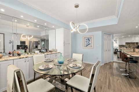 Condo in Daytona Beach, Florida, 2 bedrooms  № 2094855 - photo 10