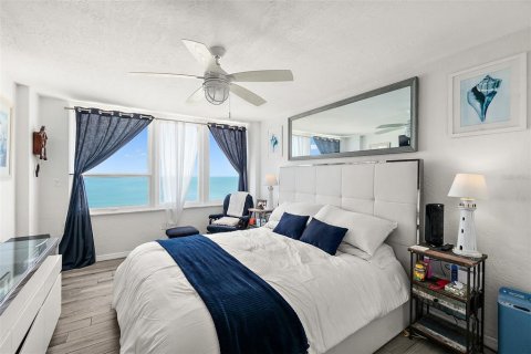 Condo in Daytona Beach, Florida, 2 bedrooms  № 2094855 - photo 30