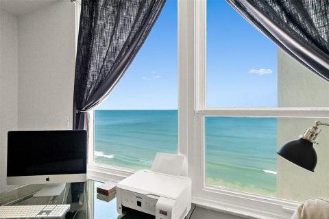 Condo in Daytona Beach, Florida, 2 bedrooms  № 2094855 - photo 27