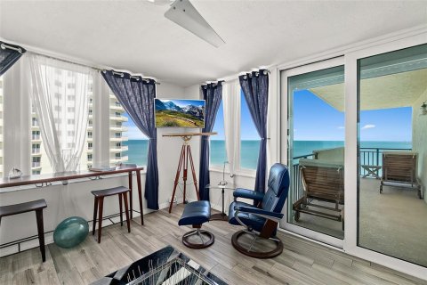 Condo in Daytona Beach, Florida, 2 bedrooms  № 2094855 - photo 4