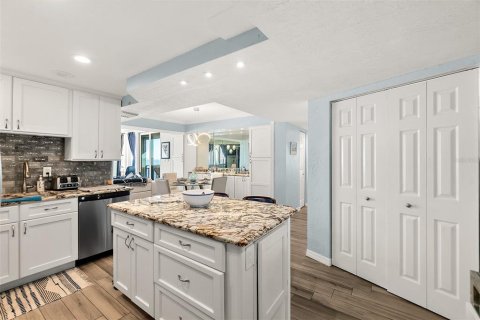 Condo in Daytona Beach, Florida, 2 bedrooms  № 2094855 - photo 21