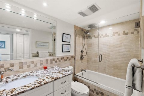 Condo in Daytona Beach, Florida, 2 bedrooms  № 2094855 - photo 29