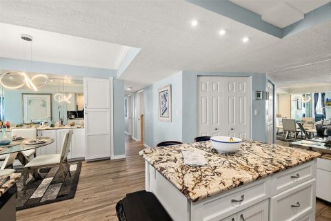 Condo in Daytona Beach, Florida, 2 bedrooms  № 2094855 - photo 20