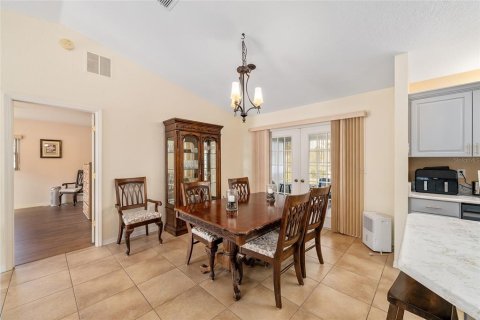 House in Summerfield, Florida 2 bedrooms, 120.4 sq.m. № 2393740 - photo 12